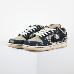 Nike SB Dunk Low x Travis Scott